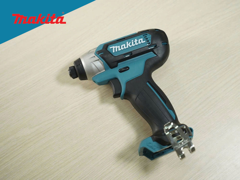 Máy bắt vít dùng pin Makita TD110DZ