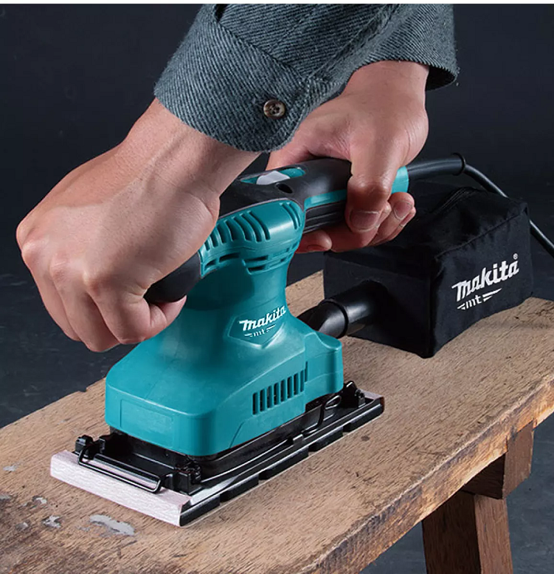 may-cha-nham-chu-nhat-makita-m9203b-190w-2.png