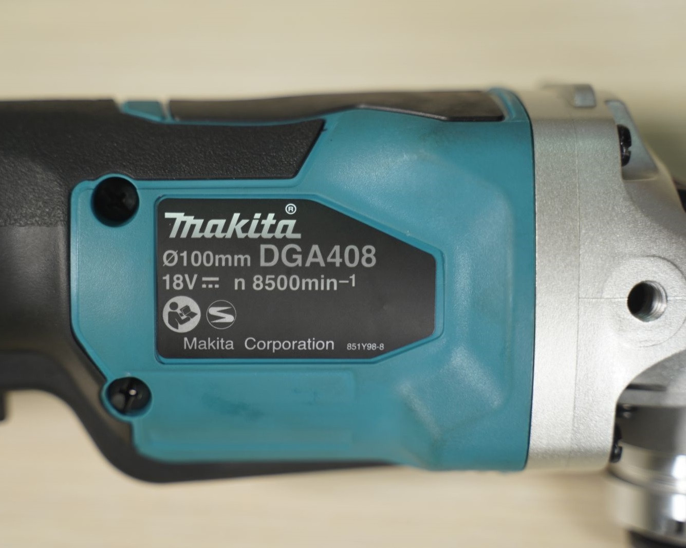 may-mai-goc-dung-pin-makita-dga408zx1-2.jpg