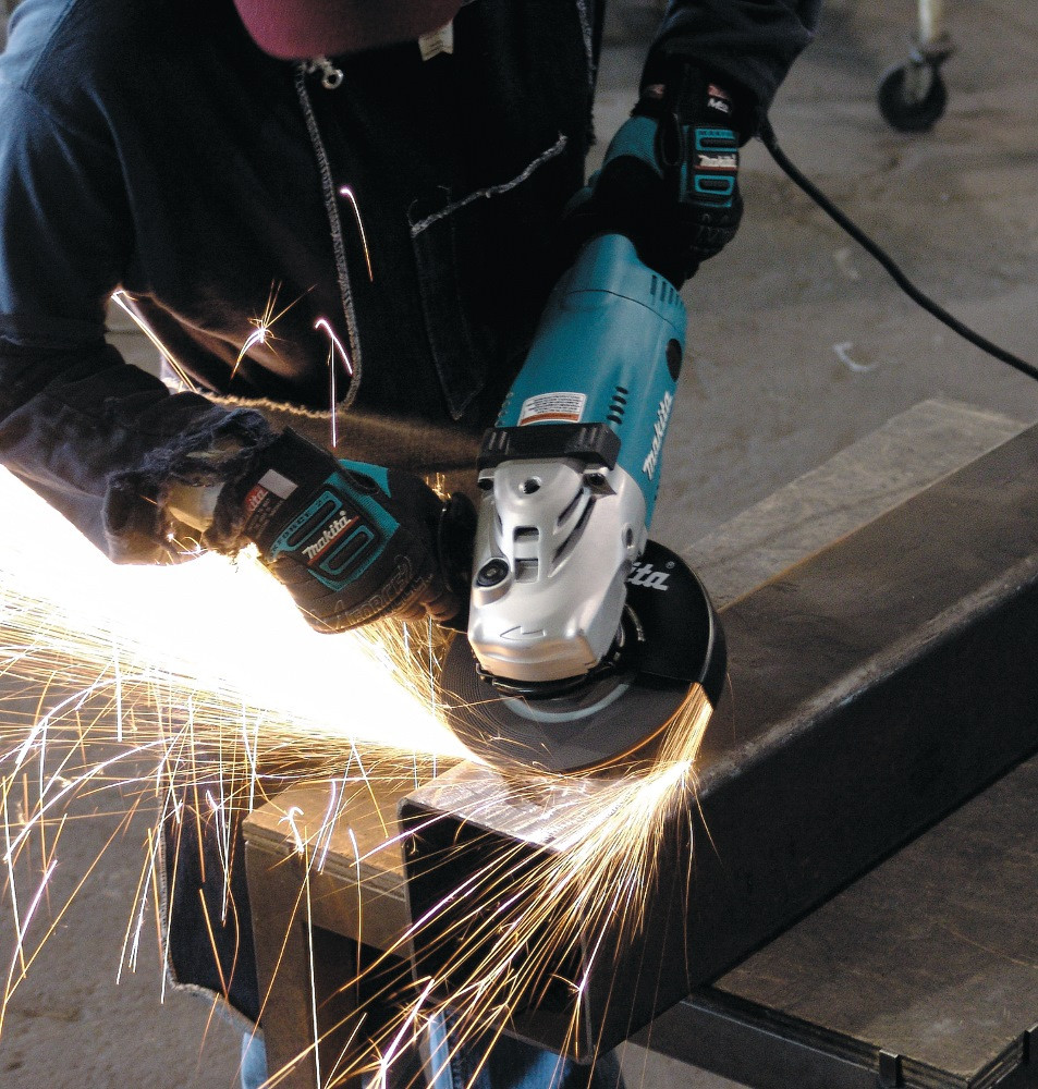 may-mai-makita-ga7020r01-180mm-2200w-1.jpg