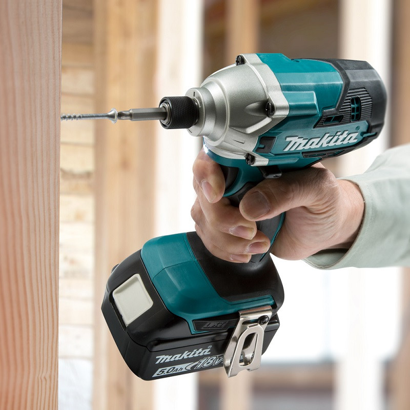 may-van-vit-dung-pin-makita-dtd156sfe-18v2-3-2.jpg